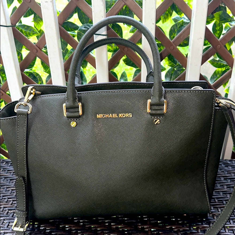 Michael kors Med Selma purse olive green